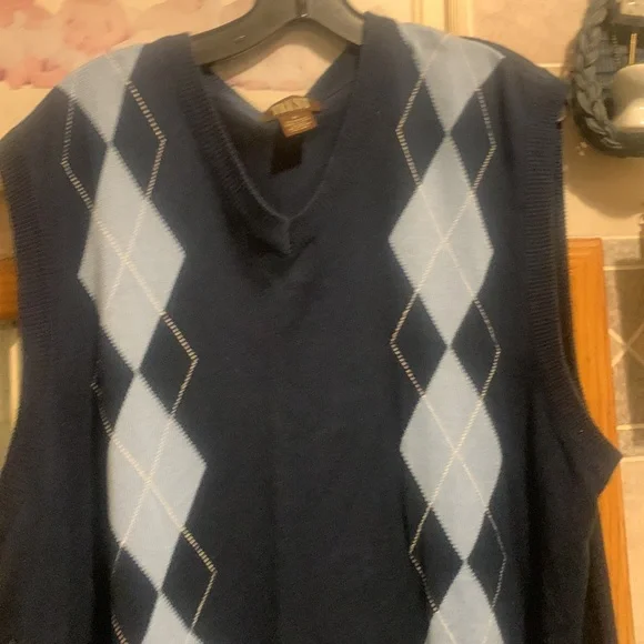 Trust vest - Picture 3 of 7